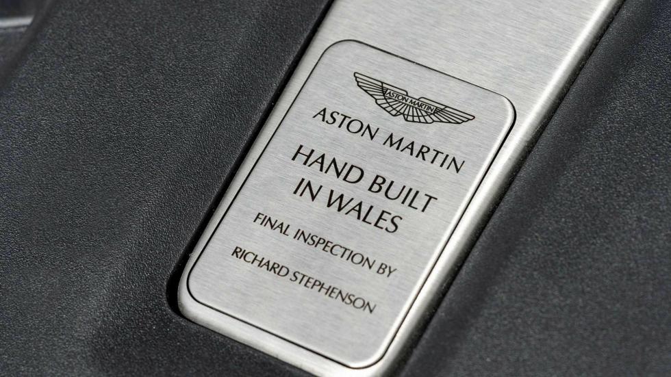 Στην παραγωγή η Aston Martin DBX